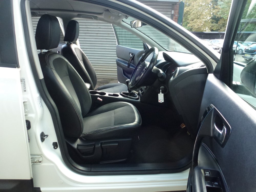 Nissan Qashqai 1.6 360 SUV 5dr Petrol Manual 2WD Euro 5 (117 ps) - Image 9