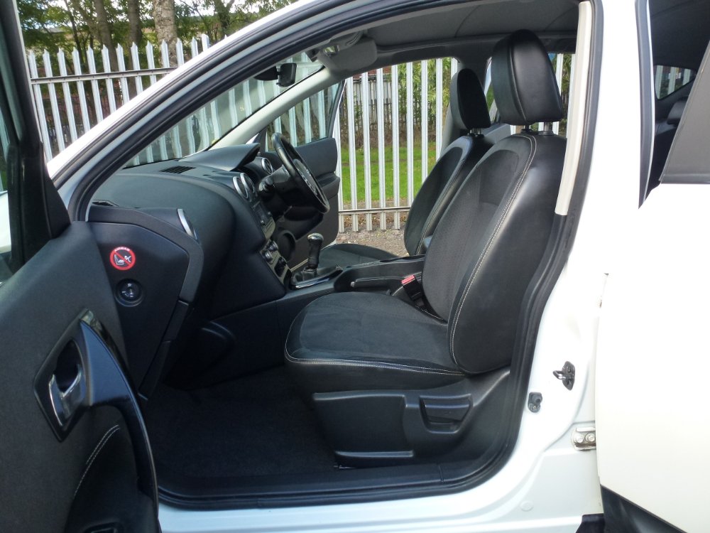 Nissan Qashqai 1.6 360 SUV 5dr Petrol Manual 2WD Euro 5 (117 ps) - Image 11