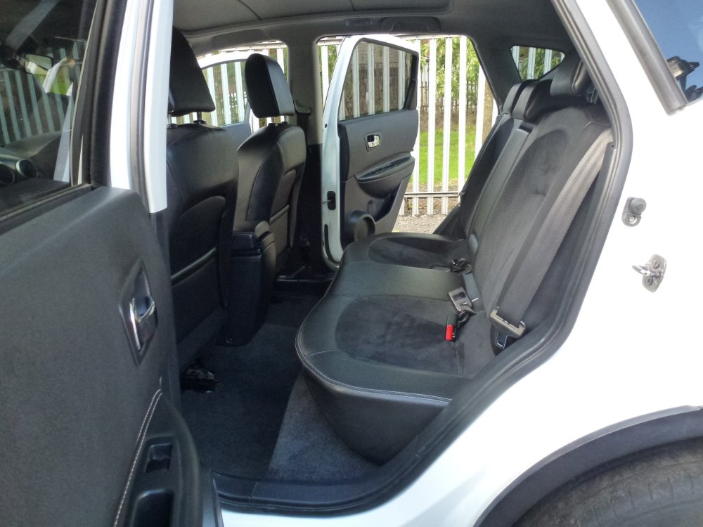 Nissan Qashqai 1.6 360 SUV 5dr Petrol Manual 2WD Euro 5 (117 ps) - Image 12
