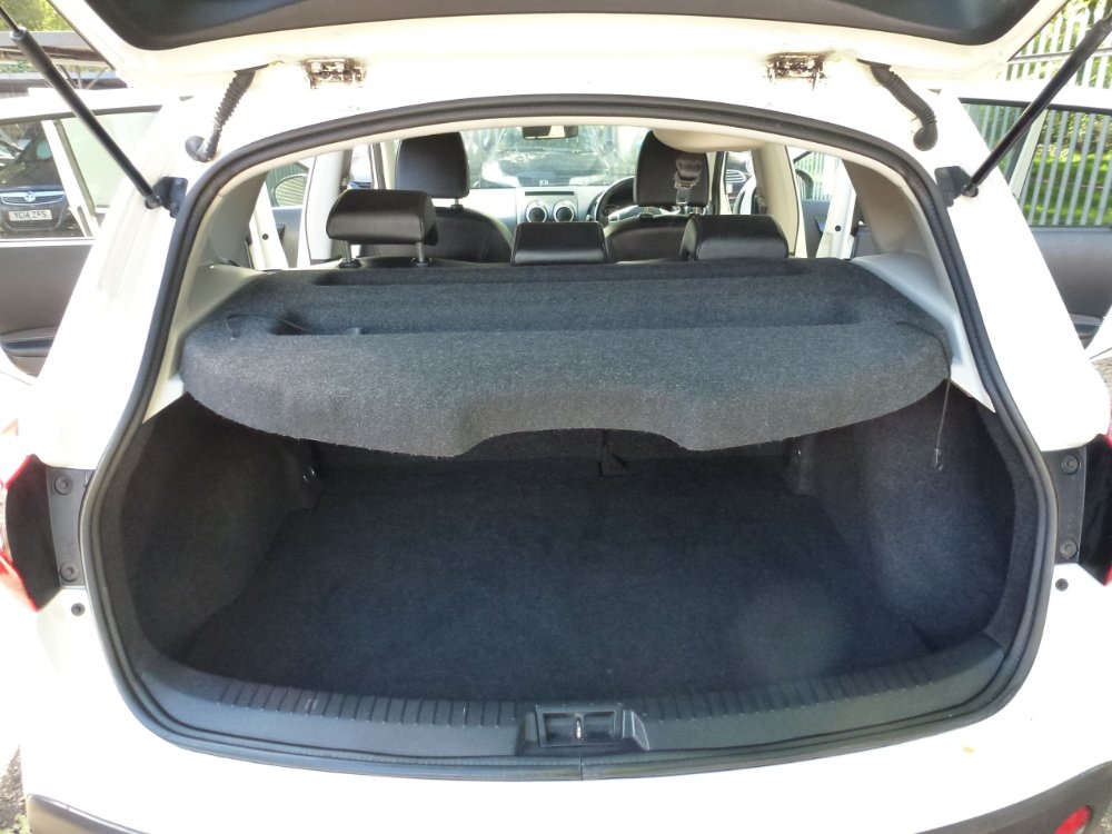 Nissan Qashqai 1.6 360 SUV 5dr Petrol Manual 2WD Euro 5 (117 ps) - Image 13