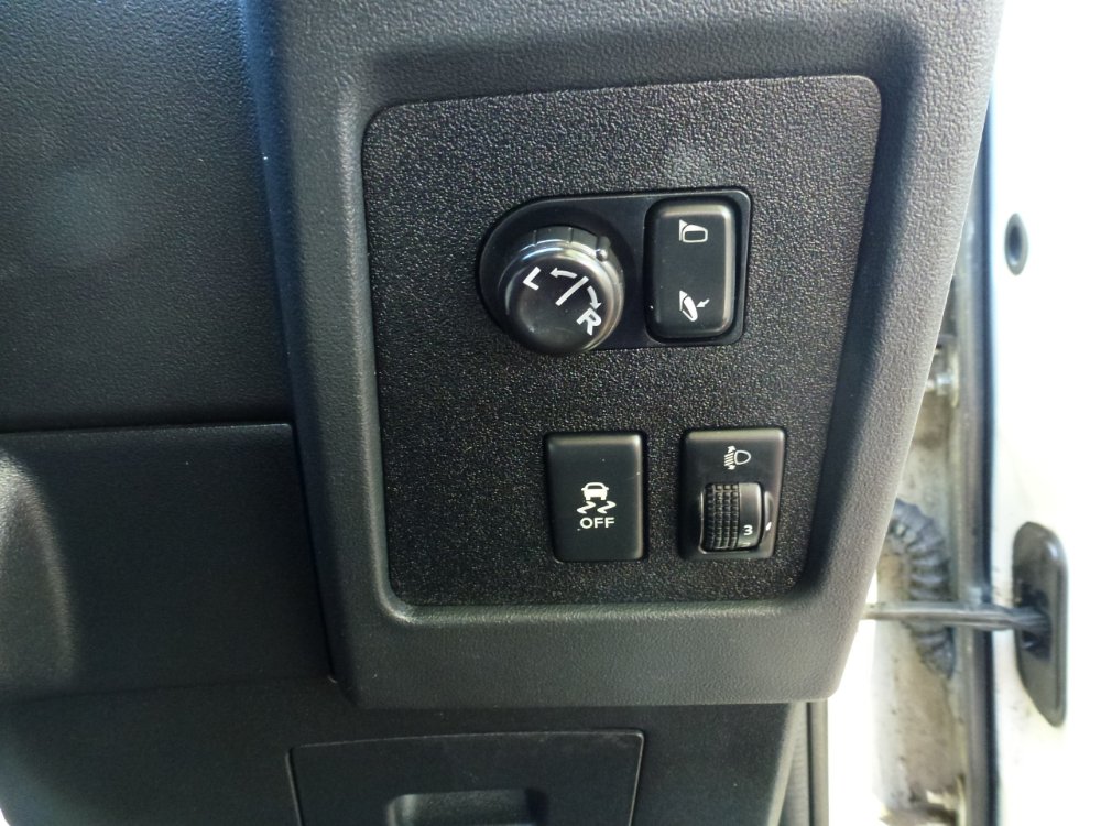 Nissan Qashqai 1.6 360 SUV 5dr Petrol Manual 2WD Euro 5 (117 ps) - Image 20