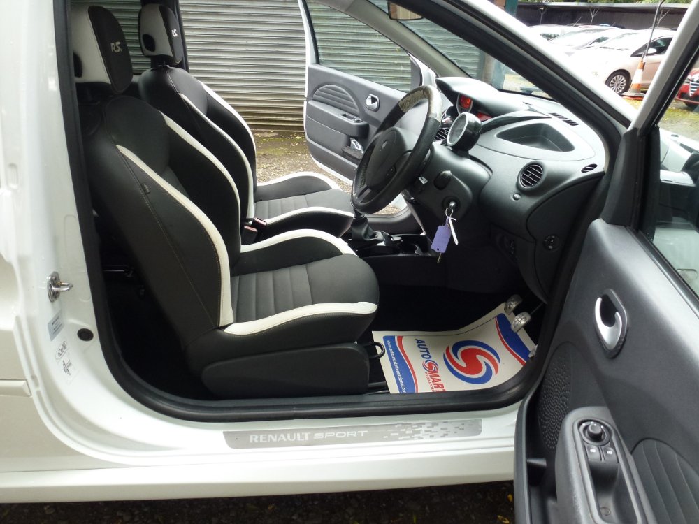 Renault Twingo 1.6 VVT Renaultsport 133 3dr - Image 9