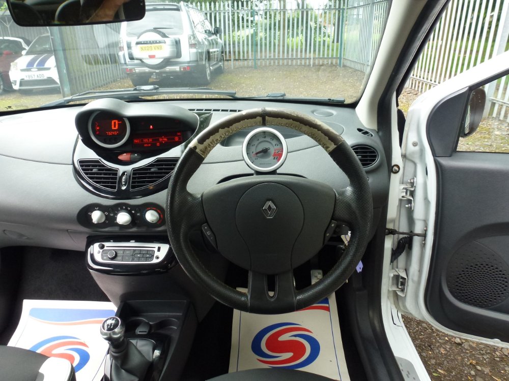 Renault Twingo 1.6 VVT Renaultsport 133 3dr - Image 12