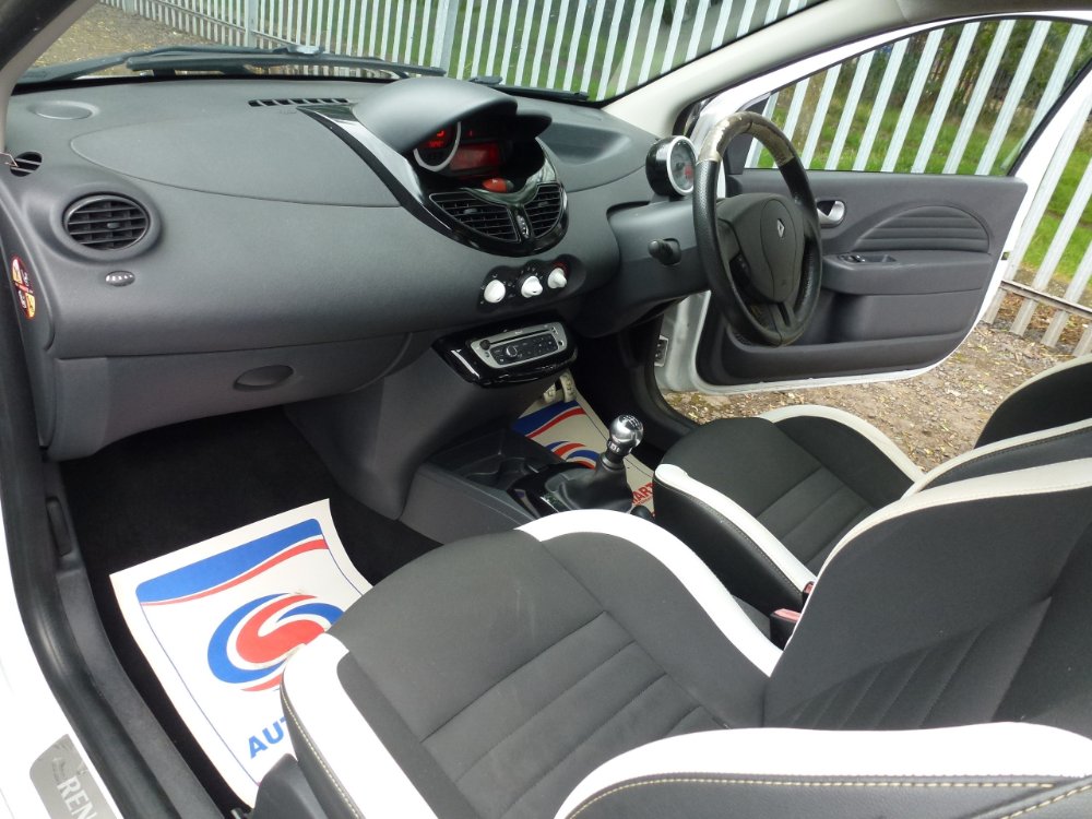 Renault Twingo 1.6 VVT Renaultsport 133 3dr - Image 14