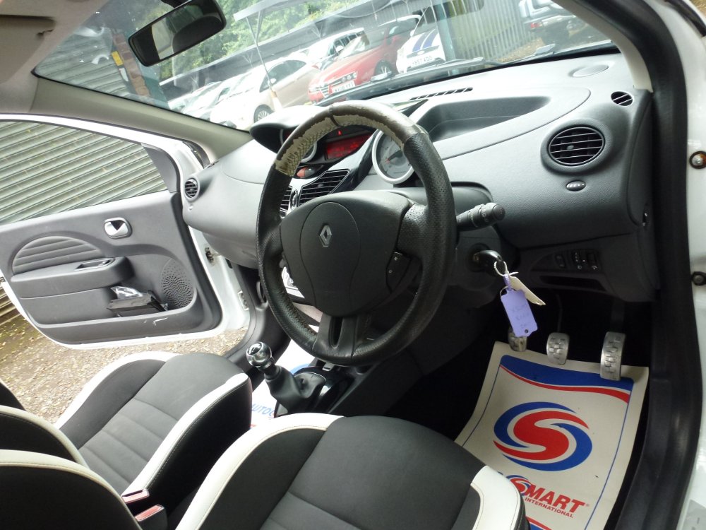 Renault Twingo 1.6 VVT Renaultsport 133 3dr - Image 15