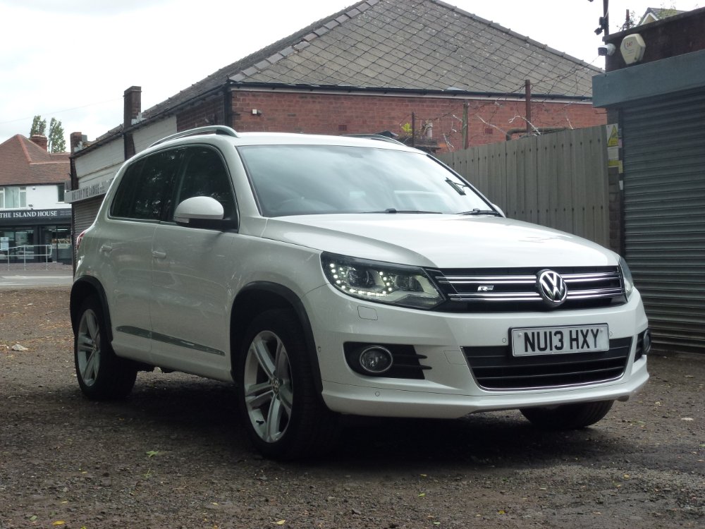 Volkswagen Tiguan 2.0 TDI BlueMotion Tech R-Line SUV 5dr Diesel Manual 4WD Euro 5 (s/s) (140 ps) - Image 2