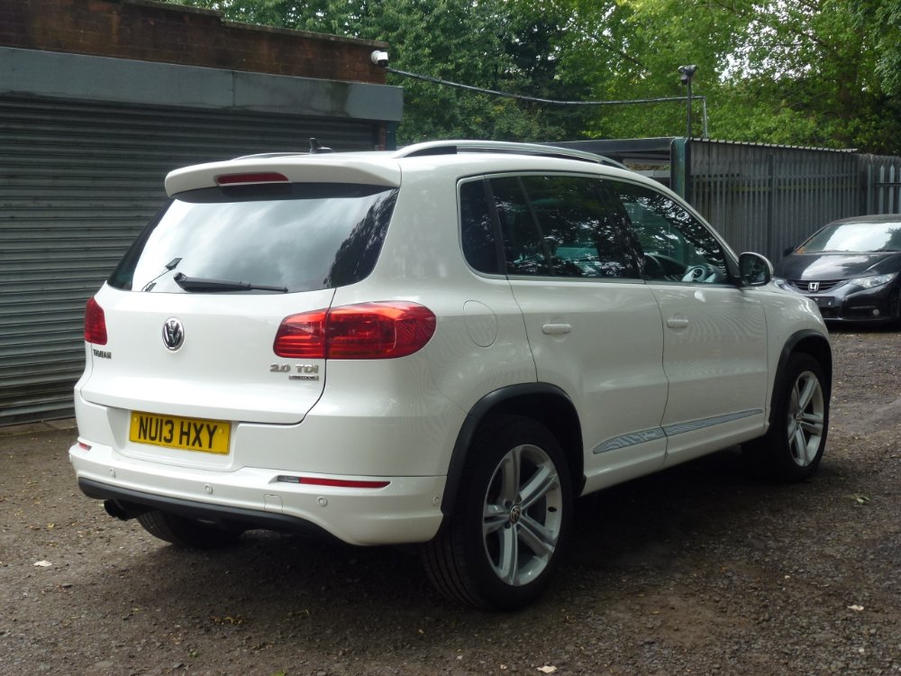Volkswagen Tiguan 2.0 TDI BlueMotion Tech R-Line SUV 5dr Diesel Manual 4WD Euro 5 (s/s) (140 ps) - Image 4