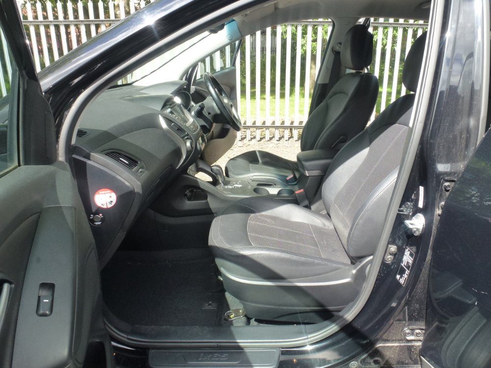 Hyundai ix35 2.0 CRDi Premium SUV 5dr Diesel Auto 4WD Euro 5 (134 bhp) - Image 11