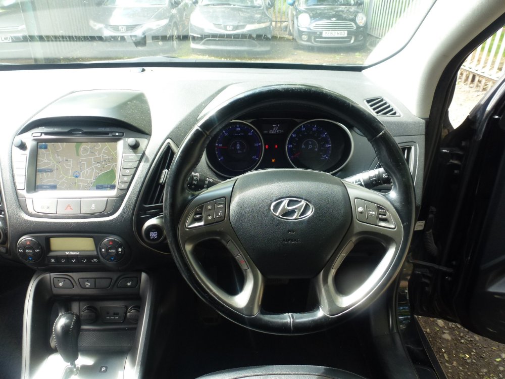Hyundai ix35 2.0 CRDi Premium SUV 5dr Diesel Auto 4WD Euro 5 (134 bhp) - Image 14