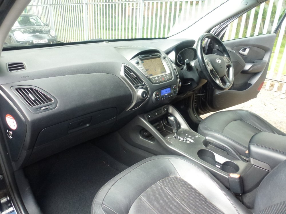 Hyundai ix35 2.0 CRDi Premium SUV 5dr Diesel Auto 4WD Euro 5 (134 bhp) - Image 17