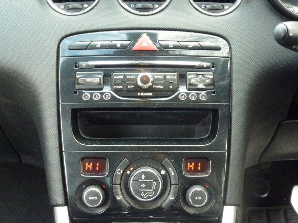 Peugeot 308 CC 2.0 HDi Allure Convertible 2dr Diesel Tiptronic Euro 5 (163 ps) - Image 14