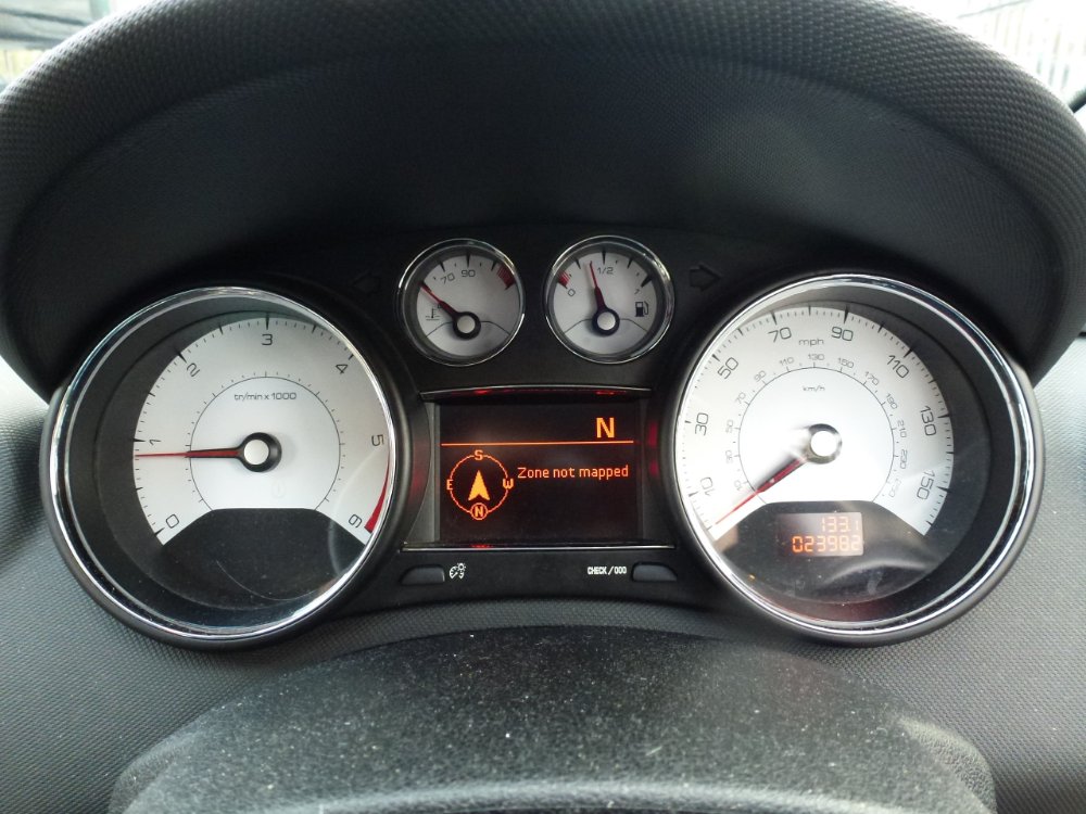 Peugeot 308 CC 2.0 HDi Allure Convertible 2dr Diesel Tiptronic Euro 5 (163 ps) - Image 18