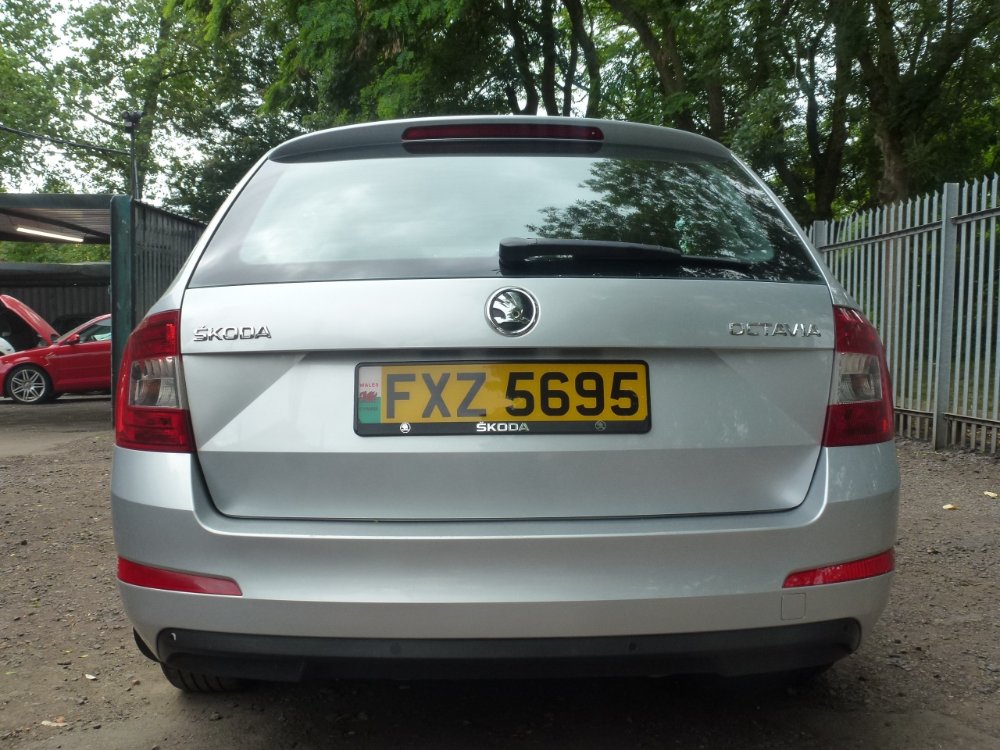 Skoda Octavia 1.2 TSI SE Estate 5dr Petrol Manual Euro 5 (s/s) (105 ps) - Image 5