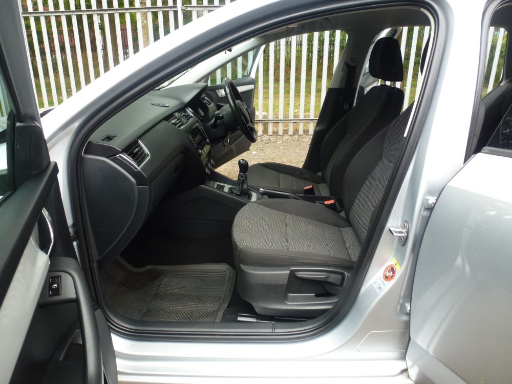 Skoda Octavia 1.2 TSI SE Estate 5dr Petrol Manual Euro 5 (s/s) (105 ps) - Image 11