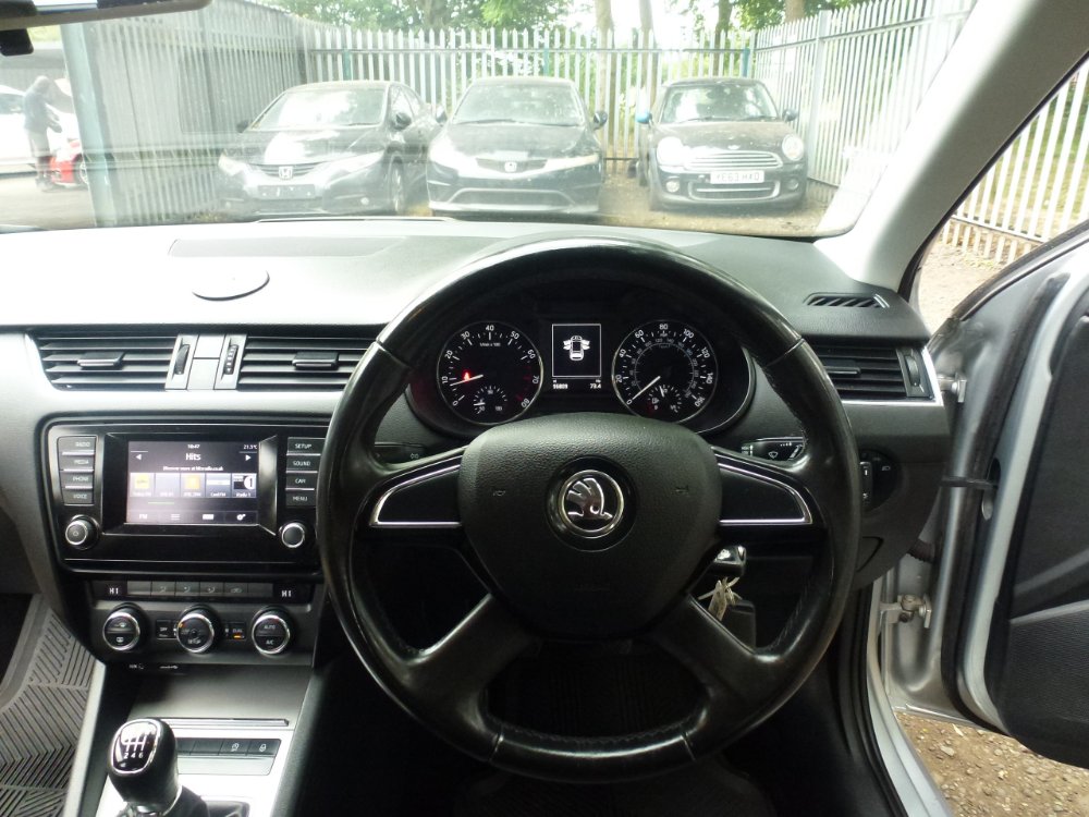 Skoda Octavia 1.2 TSI SE Estate 5dr Petrol Manual Euro 5 (s/s) (105 ps) - Image 14