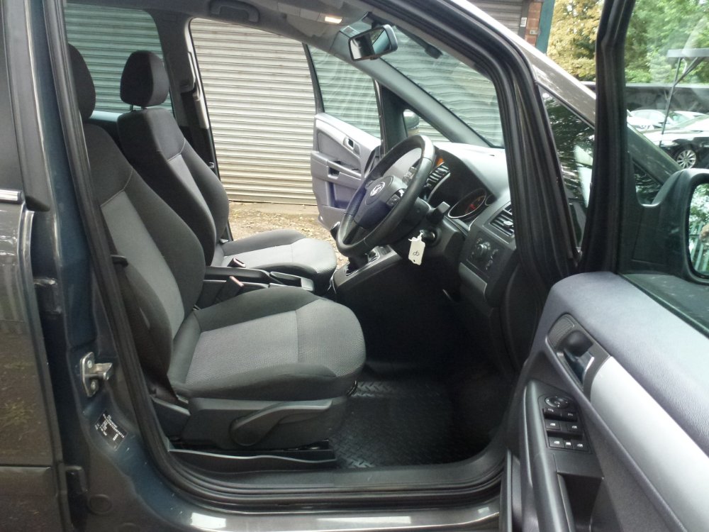 Vauxhall Zafira 1.7 CDTi ecoFLEX Design MPV 5dr Diesel Manual Euro 5 (SNav) (110 ps) - Image 9
