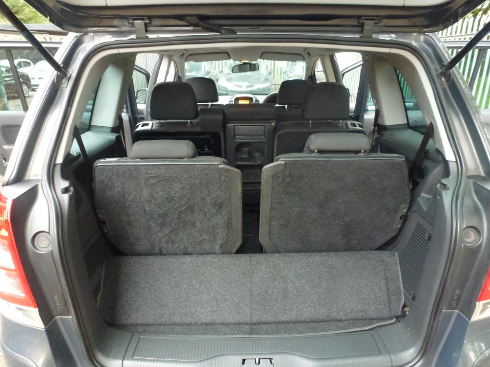 Vauxhall Zafira 1.7 CDTi ecoFLEX Design MPV 5dr Diesel Manual Euro 5 (SNav) (110 ps) - Image 13