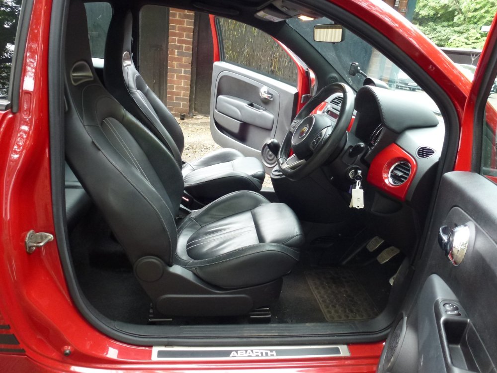 Abarth 500 1.4 T-Jet Convertible 2dr Petrol Manual Euro 5 (135 bhp) - Image 9