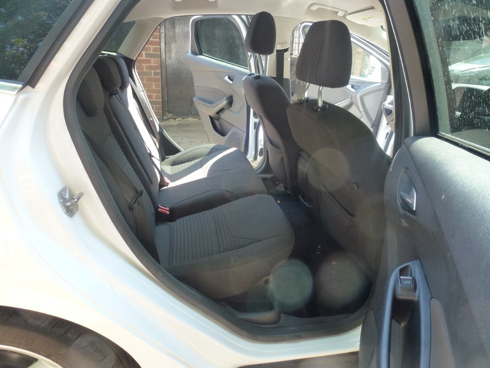 Ford Focus 1.5T EcoBoost Titanium Hatchback 5dr Petrol Auto Euro 6 (s/s) (150 ps) - Image 10