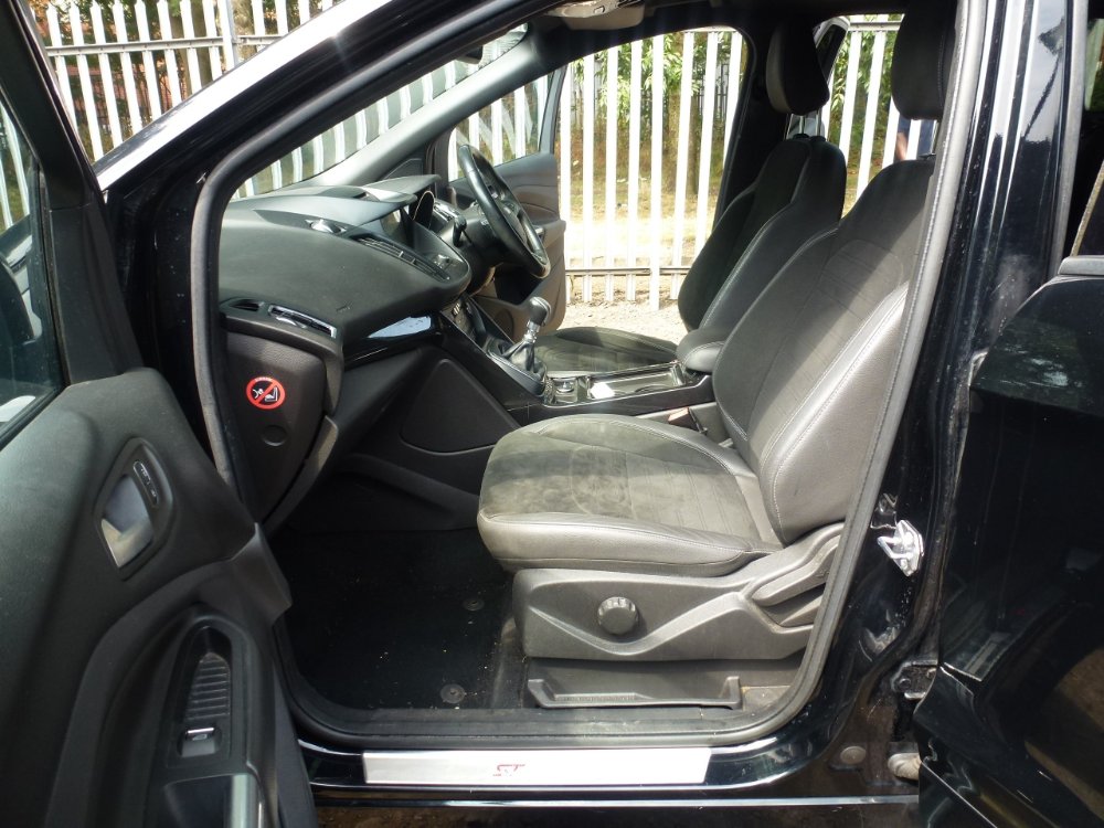 Ford Kuga 2.0 TDCi EcoBlue ST-Line SUV 5dr Diesel Manual AWD Euro 6 (s/s) (180 ps) - Image 11
