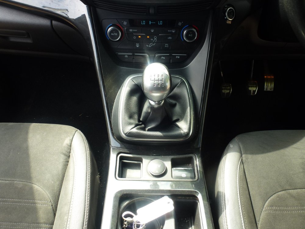 Ford Kuga 2.0 TDCi EcoBlue ST-Line SUV 5dr Diesel Manual AWD Euro 6 (s/s) (180 ps) - Image 15