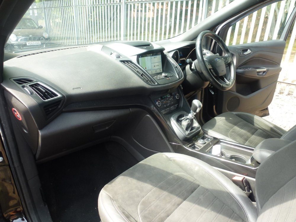 Ford Kuga 2.0 TDCi EcoBlue ST-Line SUV 5dr Diesel Manual AWD Euro 6 (s/s) (180 ps) - Image 16