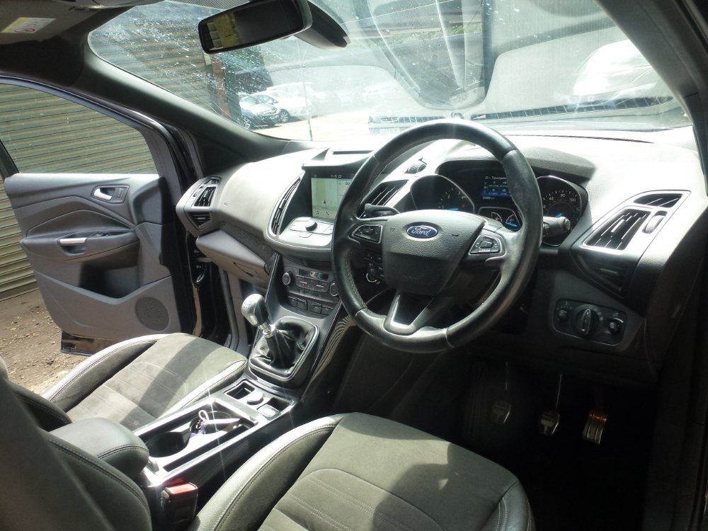 Ford Kuga 2.0 TDCi EcoBlue ST-Line SUV 5dr Diesel Manual AWD Euro 6 (s/s) (180 ps) - Image 17