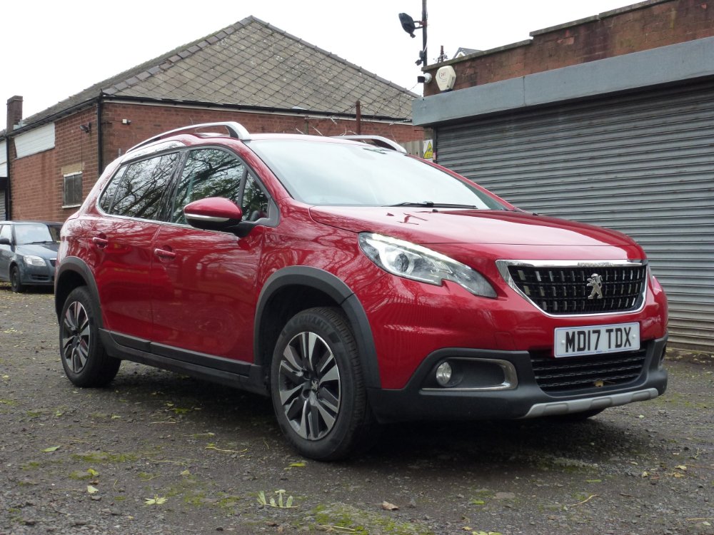 Peugeot 2008 1.2 PureTech Allure 5dr - Image 2