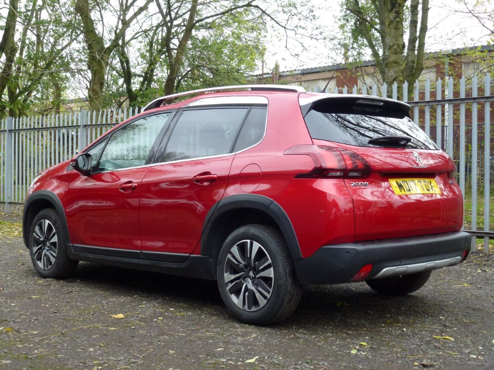 Peugeot 2008 1.2 PureTech Allure 5dr - Image 3