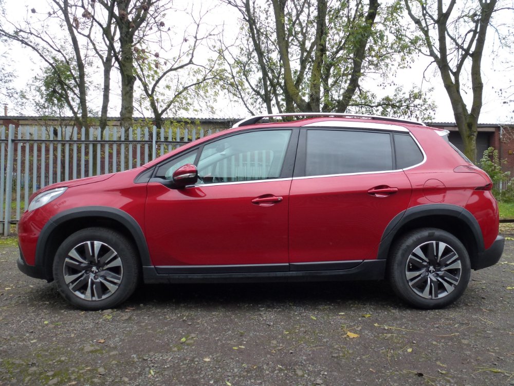 Peugeot 2008 1.2 PureTech Allure 5dr - Image 7