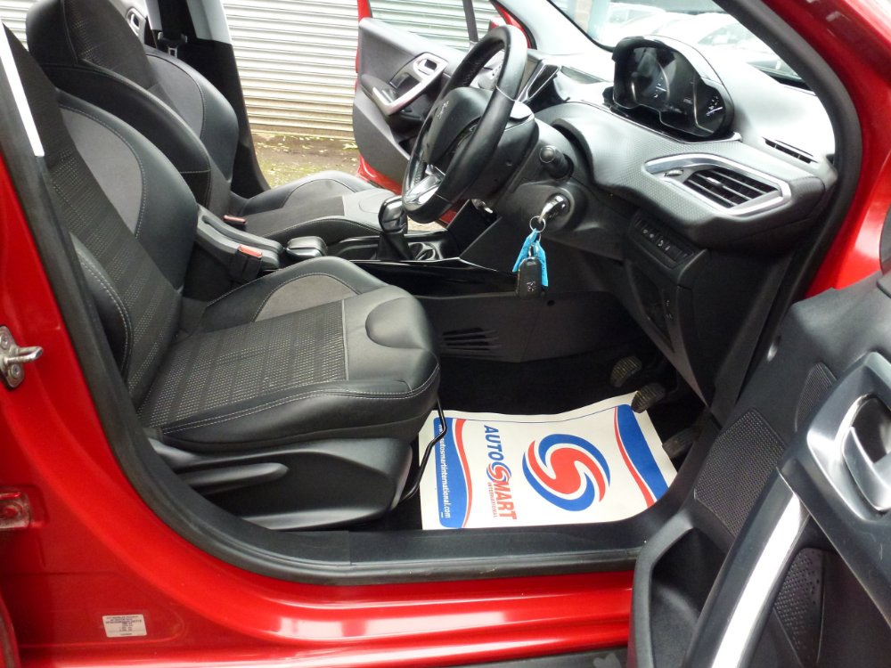 Peugeot 2008 1.2 PureTech Allure 5dr - Image 9