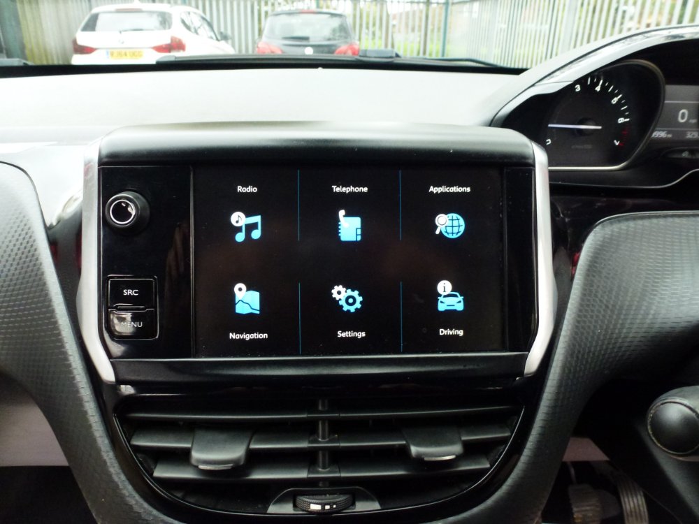 Peugeot 2008 1.2 PureTech Allure 5dr - Image 14