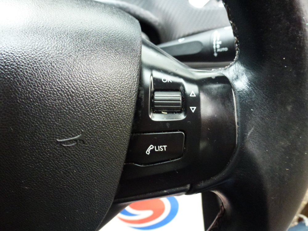 Peugeot 2008 1.2 PureTech Allure 5dr - Image 20