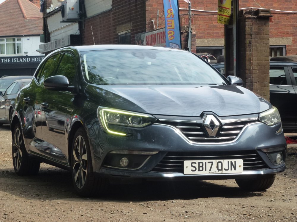 Renault Megane 1.5 dCi Dynamique Nav Hatchback 5dr Diesel Manual Euro 6 (s/s) (110 ps) - Image 2