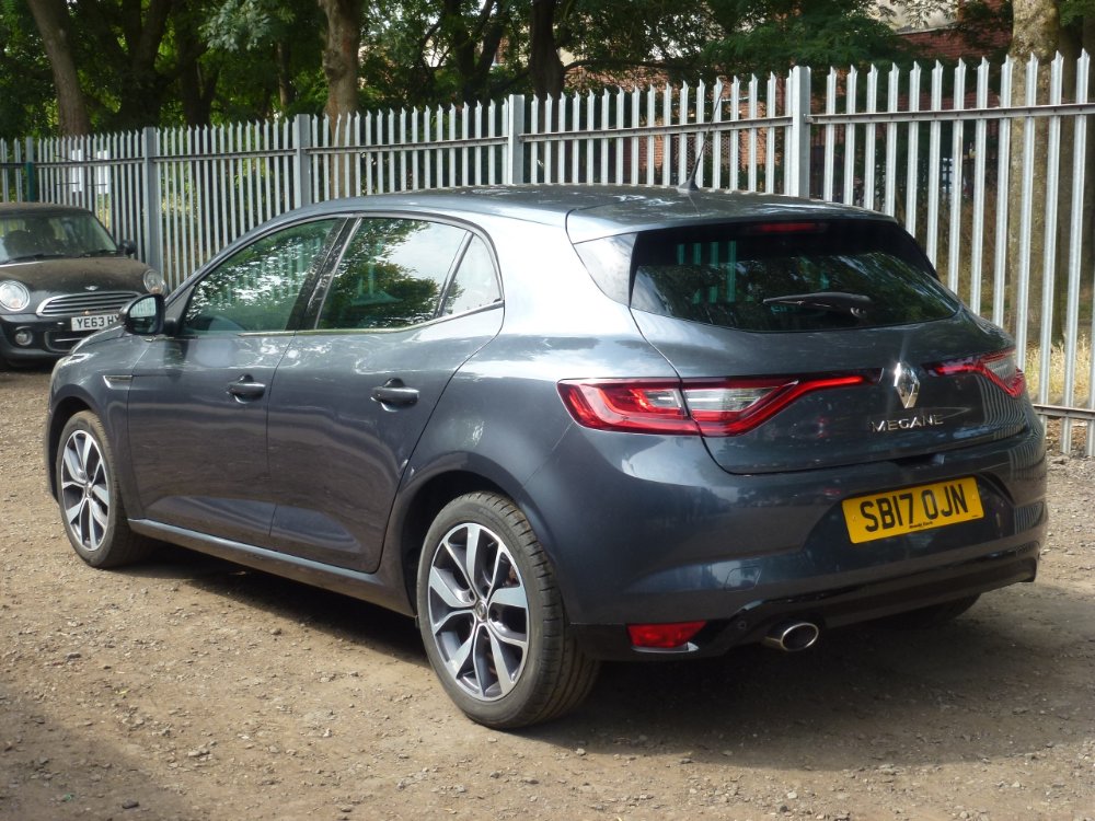 Renault Megane 1.5 dCi Dynamique Nav Hatchback 5dr Diesel Manual Euro 6 (s/s) (110 ps) - Image 3