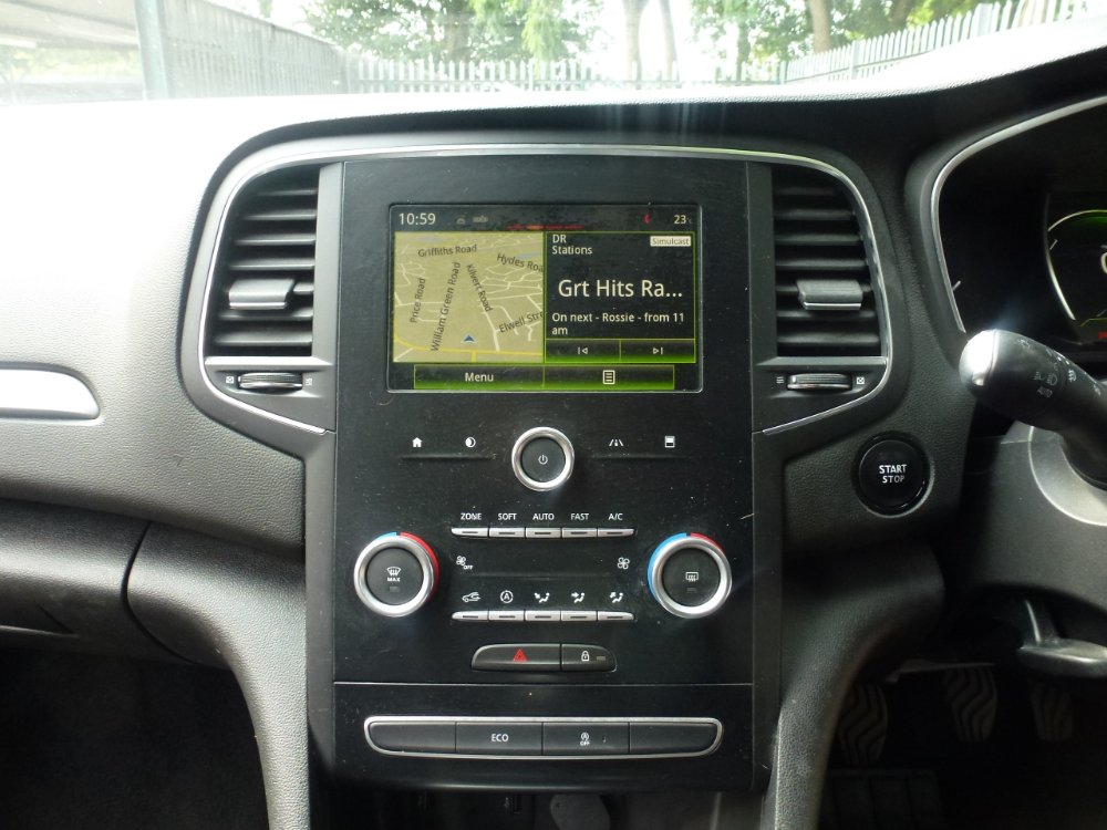 Renault Megane 1.5 dCi Dynamique Nav Hatchback 5dr Diesel Manual Euro 6 (s/s) (110 ps) - Image 14