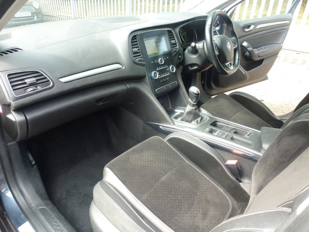Renault Megane 1.5 dCi Dynamique Nav Hatchback 5dr Diesel Manual Euro 6 (s/s) (110 ps) - Image 16