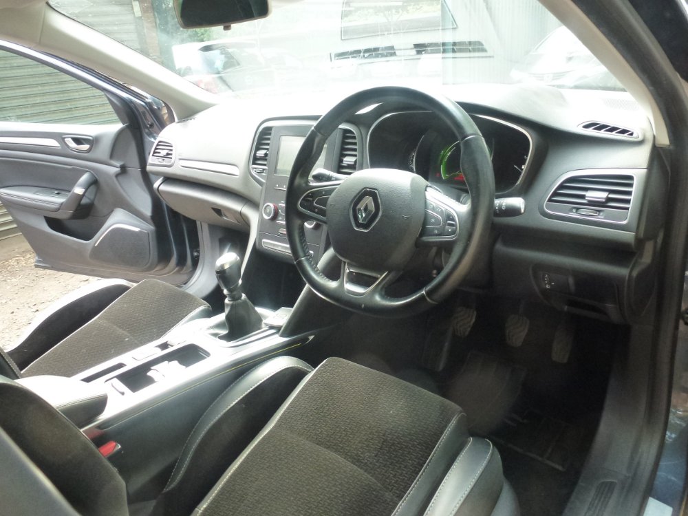 Renault Megane 1.5 dCi Dynamique Nav Hatchback 5dr Diesel Manual Euro 6 (s/s) (110 ps) - Image 17