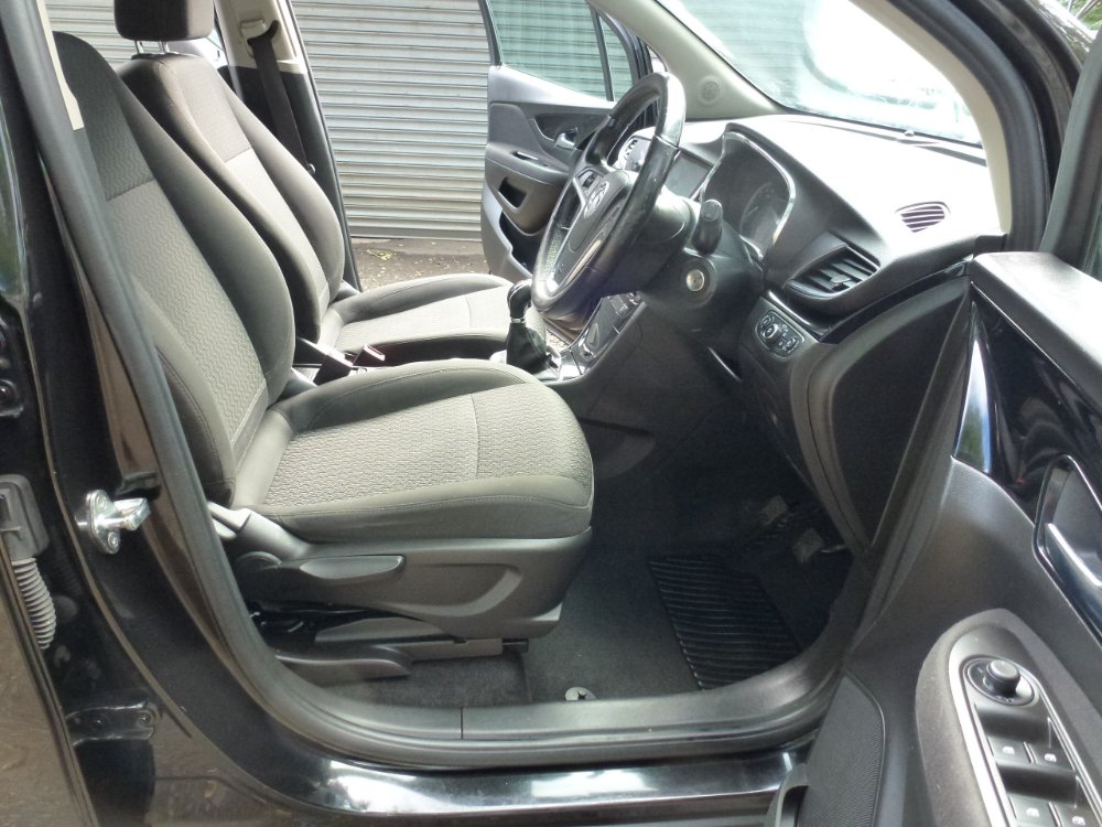 Vauxhall Mokka X 1.4i Turbo Design Nav SUV 5dr Petrol Manual Euro 6 (s/s) (140 ps) - Image 9
