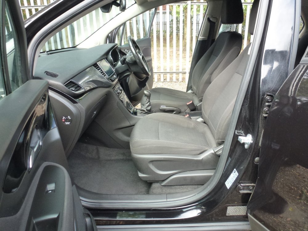 Vauxhall Mokka X 1.4i Turbo Design Nav SUV 5dr Petrol Manual Euro 6 (s/s) (140 ps) - Image 11
