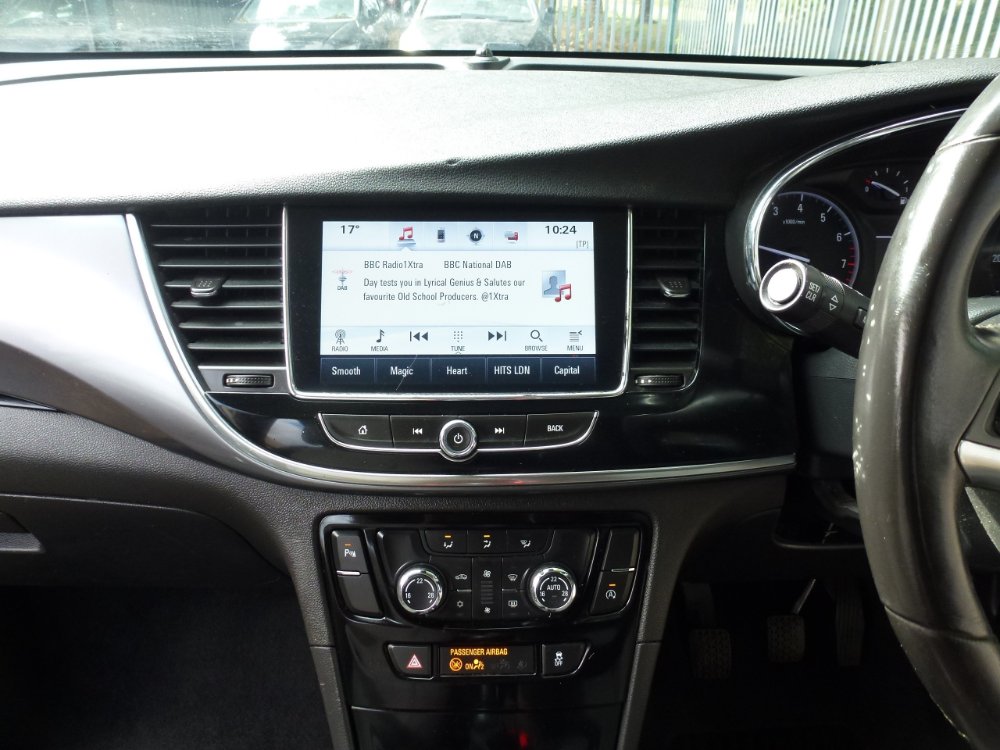 Vauxhall Mokka X 1.4i Turbo Design Nav SUV 5dr Petrol Manual Euro 6 (s/s) (140 ps) - Image 14