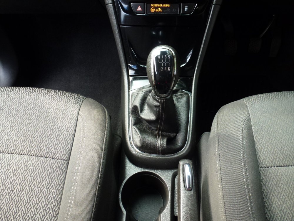 Vauxhall Mokka X 1.4i Turbo Design Nav SUV 5dr Petrol Manual Euro 6 (s/s) (140 ps) - Image 15