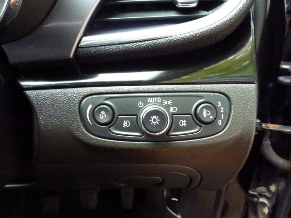 Vauxhall Mokka X 1.4i Turbo Design Nav SUV 5dr Petrol Manual Euro 6 (s/s) (140 ps) - Image 20
