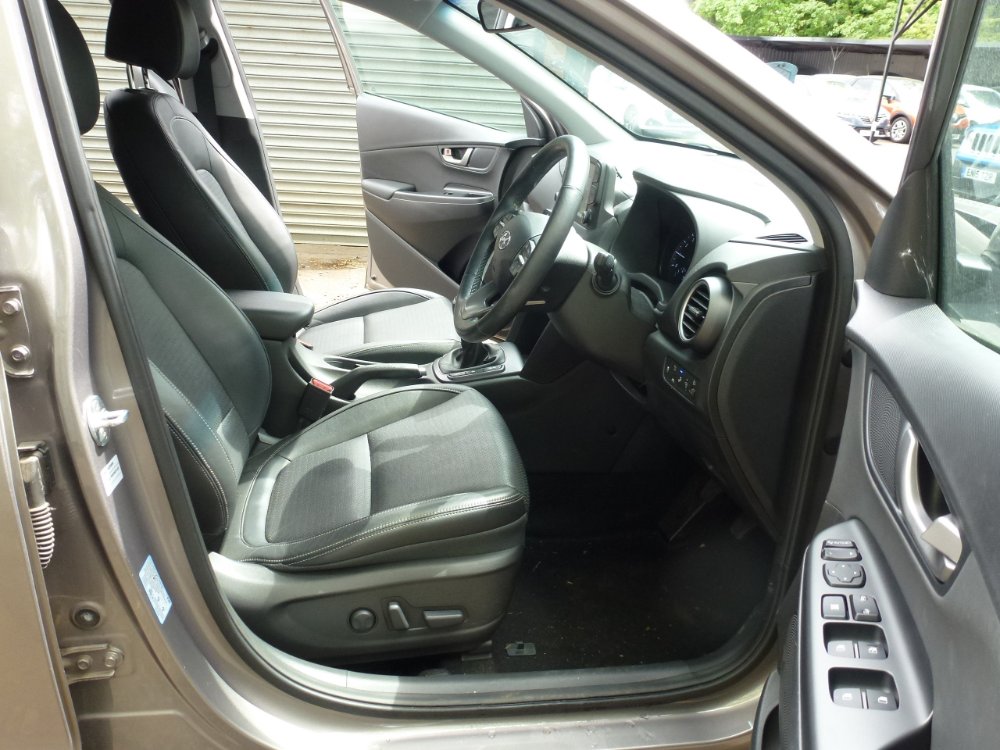 Hyundai Kona 1.0 T-GDi Blue Drive Premium SE SUV 5dr Petrol Manual Euro 6 (s/s) (120 ps) - Image 9