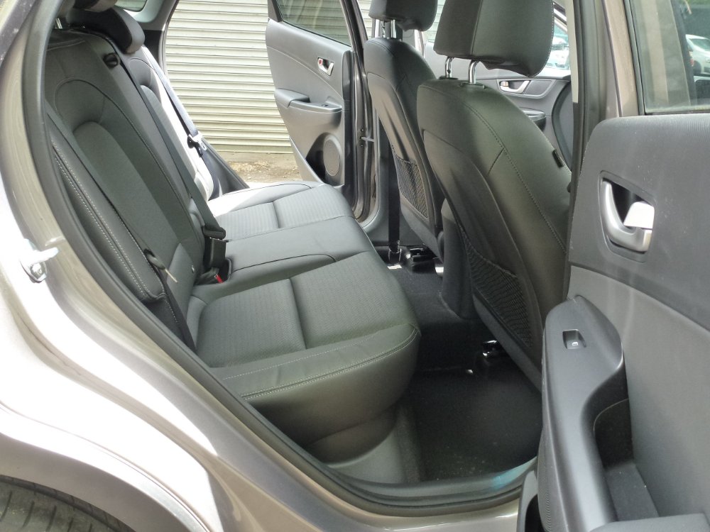 Hyundai Kona 1.0 T-GDi Blue Drive Premium SE SUV 5dr Petrol Manual Euro 6 (s/s) (120 ps) - Image 10