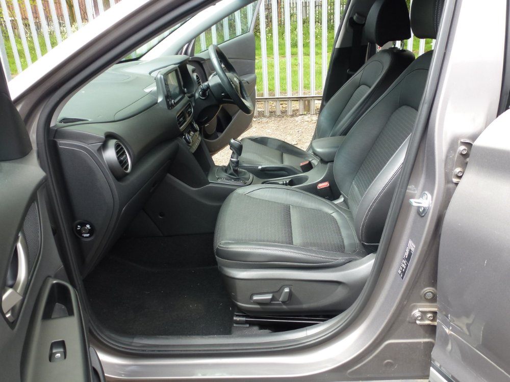 Hyundai Kona 1.0 T-GDi Blue Drive Premium SE SUV 5dr Petrol Manual Euro 6 (s/s) (120 ps) - Image 11