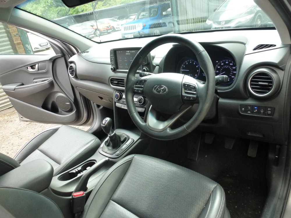 Hyundai Kona 1.0 T-GDi Blue Drive Premium SE SUV 5dr Petrol Manual Euro 6 (s/s) (120 ps) - Image 18