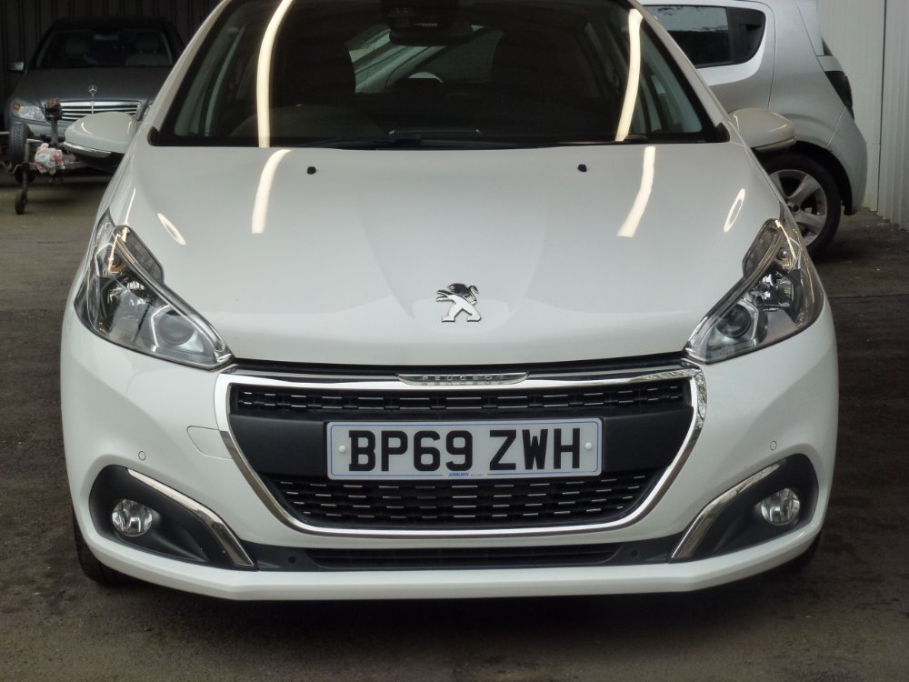 Peugeot 208 1.5 BlueHDi Tech Edition Hatchback 5dr Diesel Manual Euro 6 (s/s) (100 ps) - Image 2