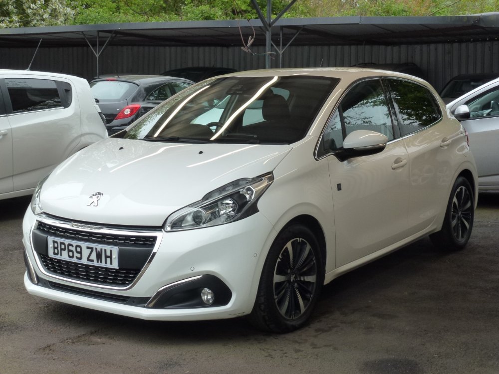 Peugeot 208 1.5 BlueHDi Tech Edition Hatchback 5dr Diesel Manual Euro 6 (s/s) (100 ps) - Image 3