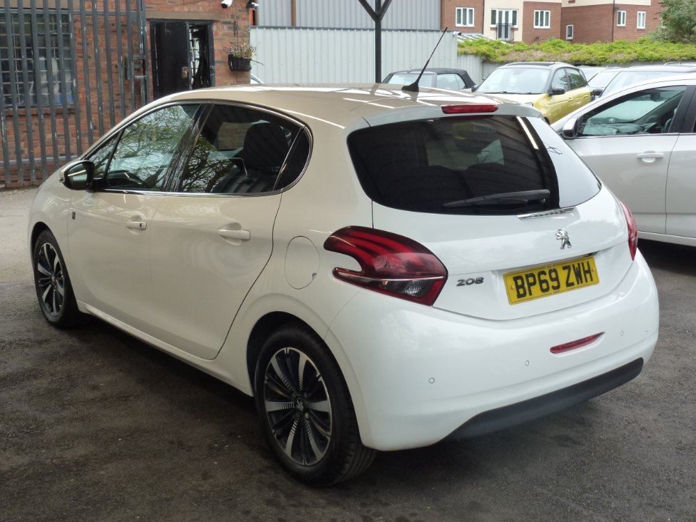 Peugeot 208 1.5 BlueHDi Tech Edition Hatchback 5dr Diesel Manual Euro 6 (s/s) (100 ps) - Image 4